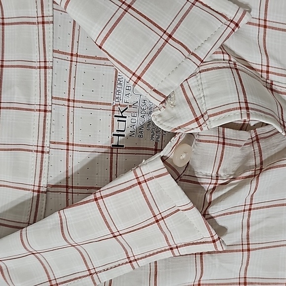 Huk Marsala Plaid Button Shirt Size Small NWT - Picture 5 of 6